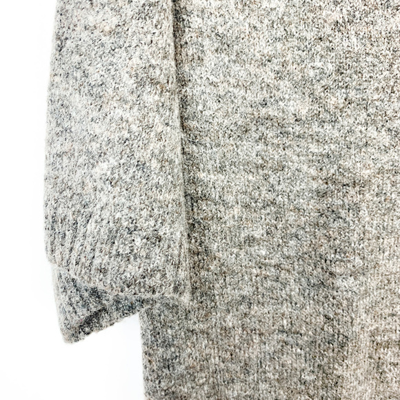 Cynthia Rowley Short Sleeve V-Neck Gray Sweater - Picture 9 of 9